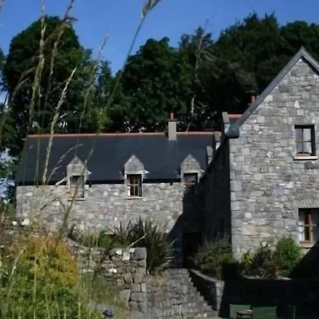 8 Clos Na Feirme Three Bedroom House With Hot Tub Galway