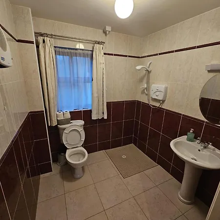 8 Clos Na Feirme Three Bedroom House With Hot Tub Holiday home Galway