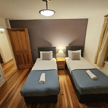 بيت للعطل 8 Clos Na Feirme Three Bedroom House With Hot Tub *