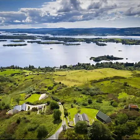 8 Clos Na Feirme Three Bedroom House With Hot Tub