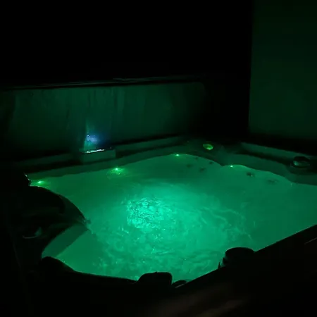 8 Clos Na Feirme Three Bedroom House With Hot Tub Ferienhaus