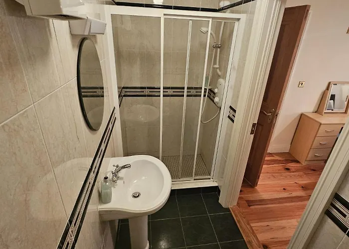 펜션 8 Clos Na Feirme Three Bedroom House With Hot Tub *