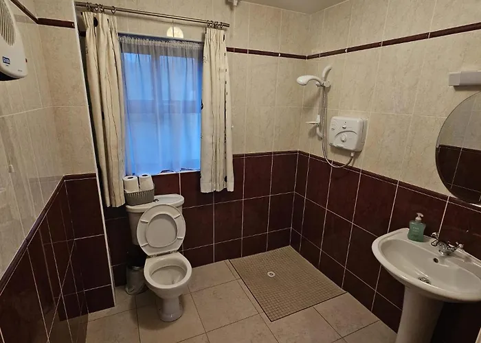 8 Clos Na Feirme Three Bedroom House With Hot Tub 펜션 골웨이