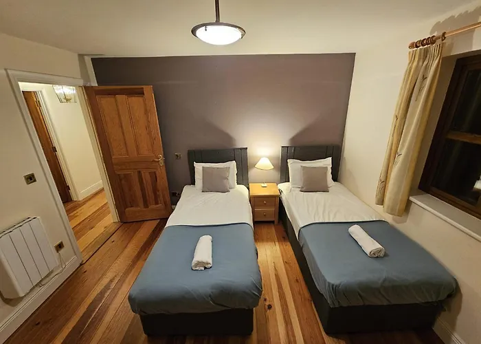 펜션 8 Clos Na Feirme Three Bedroom House With Hot Tub *