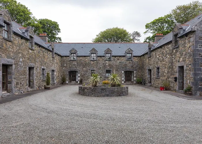 펜션 8 Clos Na Feirme Three Bedroom House With Hot Tub *